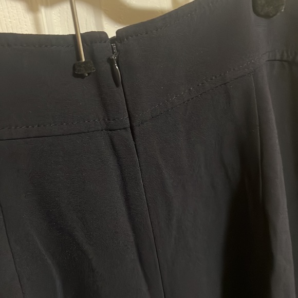 Club Monaco Pleated Wide Leg Cropped Pants - Picture 6 of 8